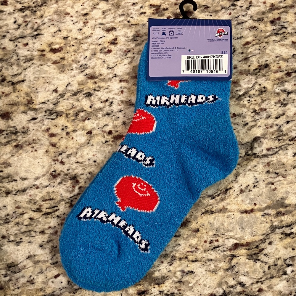 Airheads Cozy Crew Socks Blue Red Candy Print Novelty Kids Ages 7 to 10 New - Picture 2 of 2